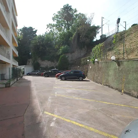 Menton, 2 Pièces, 4 Personnes - Fr-1-196-222 *