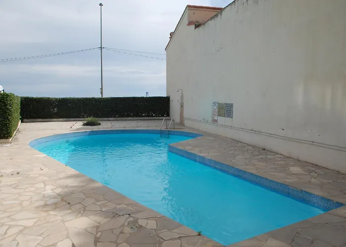 2p A Avec Terrasse, Climatisation Et Garage - Fr-1-196-222 *